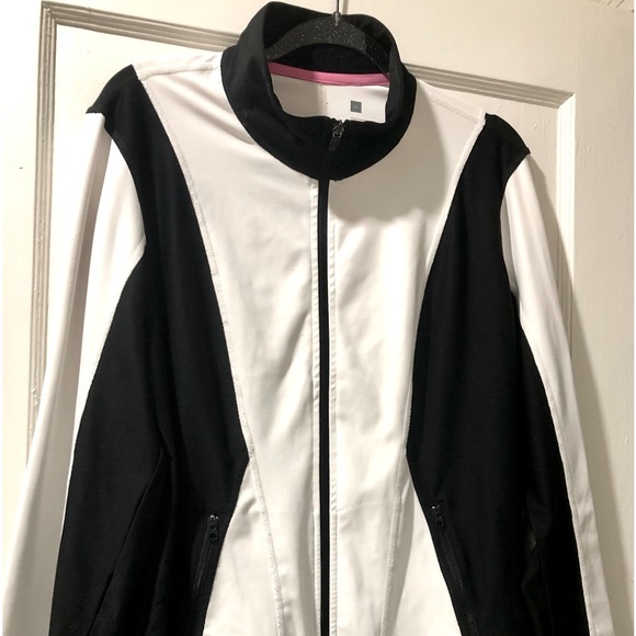 Previousy worn XL black and white athletic top/jacket. - Picture 1 of 1